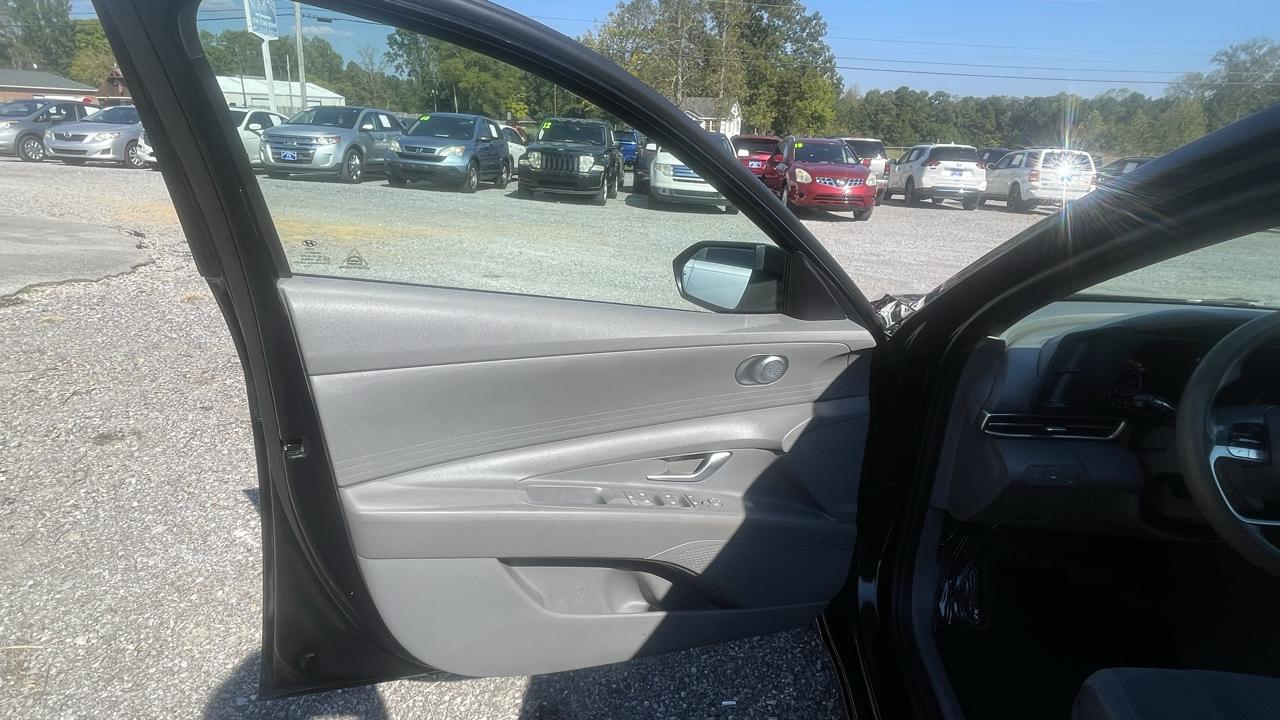 Hyundai Elantra SEL 2021