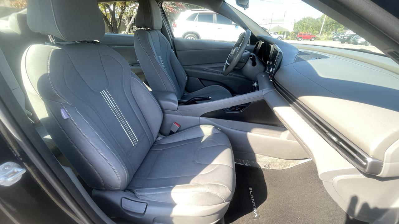 Hyundai Elantra SEL 2021