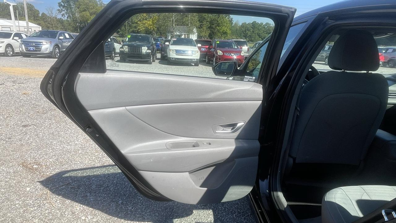 Hyundai Elantra SEL 2021