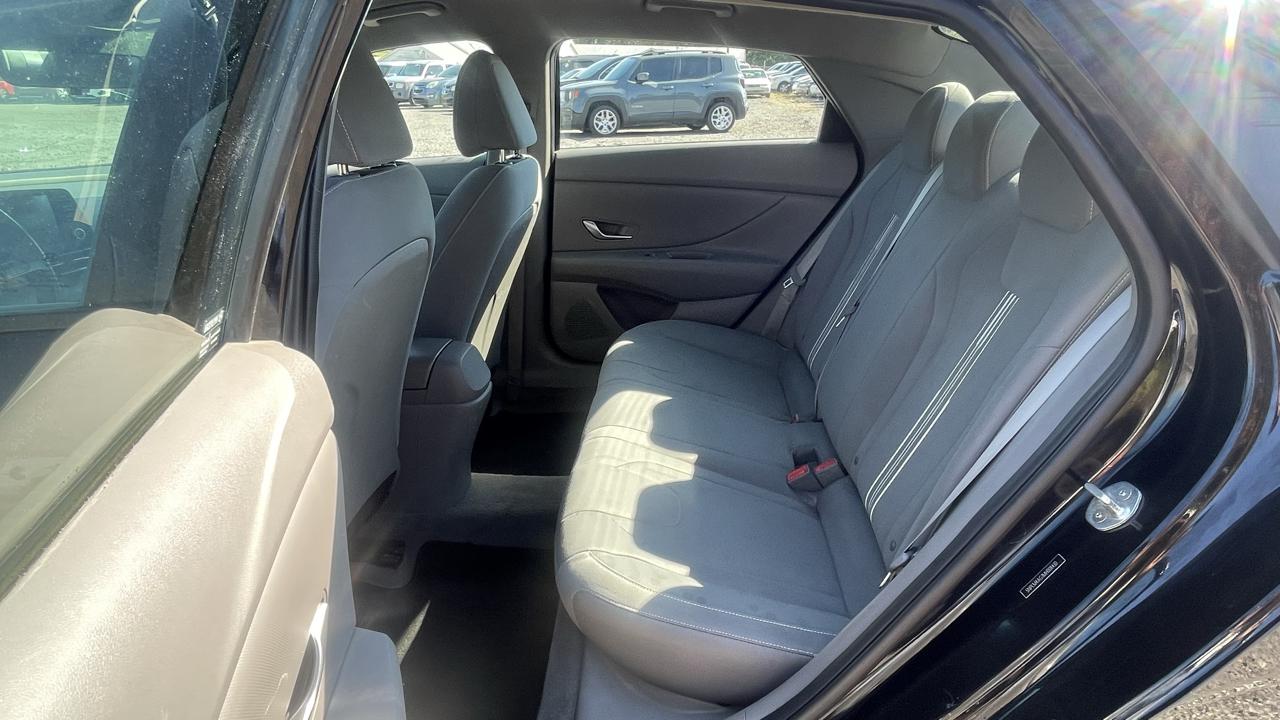 Hyundai Elantra SEL 2021