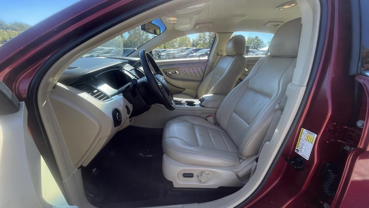 Ford Taurus  2018