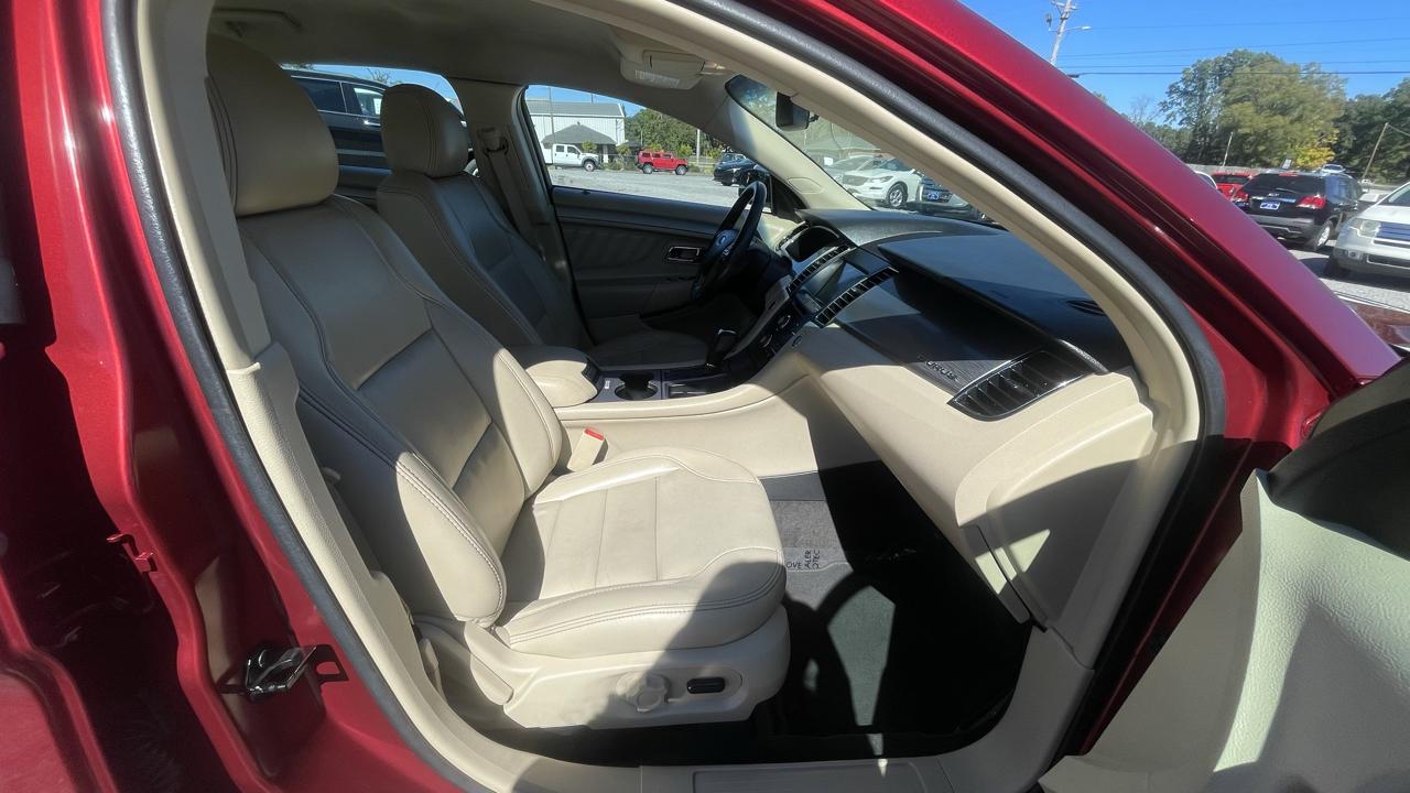 Ford Taurus  2018