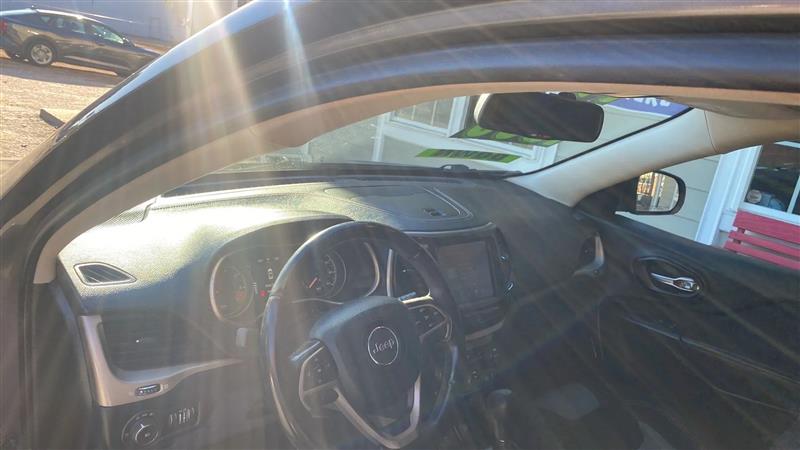 Jeep Cherokee Latitude FWD 2014