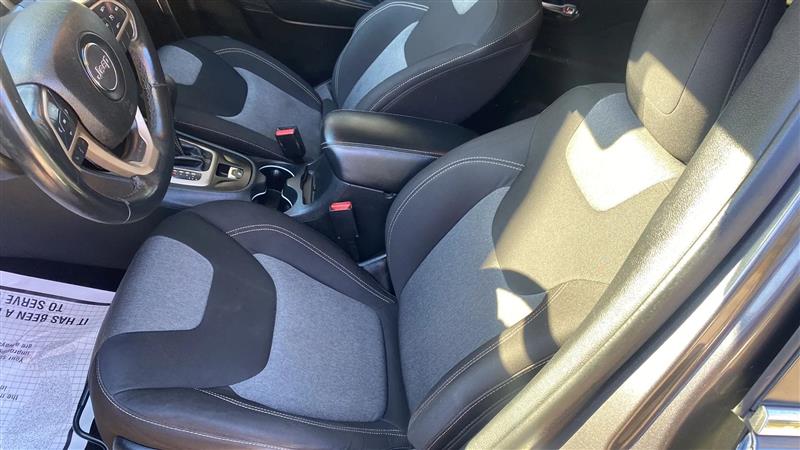 Jeep Cherokee Latitude FWD 2014