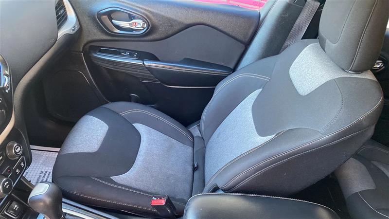 Jeep Cherokee Latitude FWD 2014