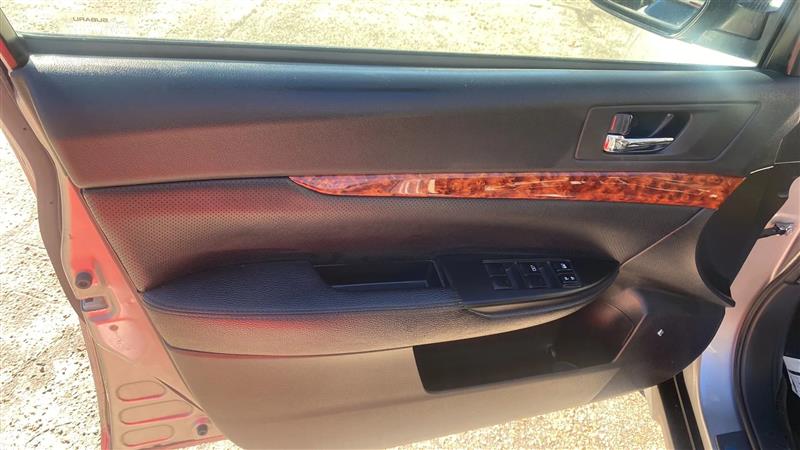 Subaru Outback 2.5i Limited 2011