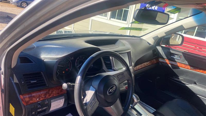 Subaru Outback 2.5i Limited 2011