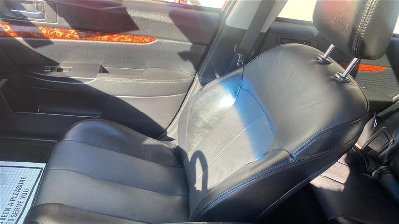 Subaru Outback 2.5i Limited 2011