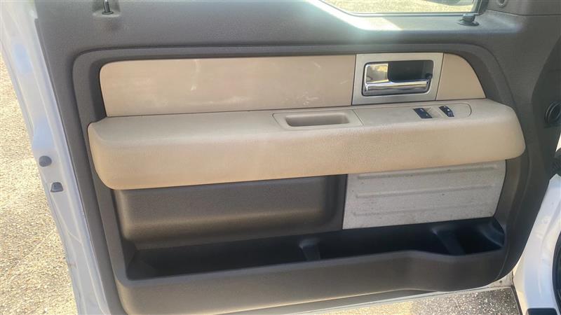 Ford F-150 XL 8-ft. Bed 2WD 2010