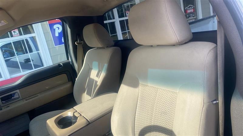 Ford F-150 XL 8-ft. Bed 2WD 2010