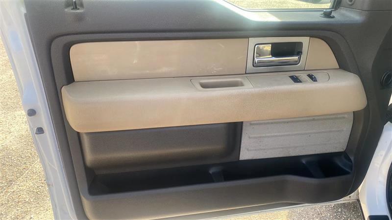 Ford F-150 XL 8-ft. Bed 2WD 2010