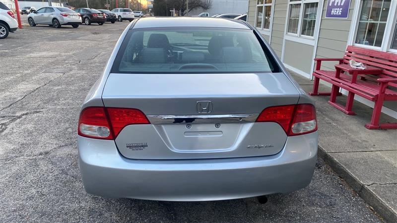 Honda Civic LX Sedan 5-Speed AT 2010