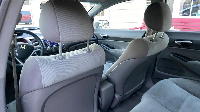 Honda Civic LX Sedan 5-Speed AT 2010