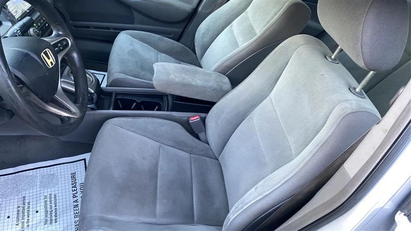 Honda Civic LX Sedan 5-Speed AT 2010