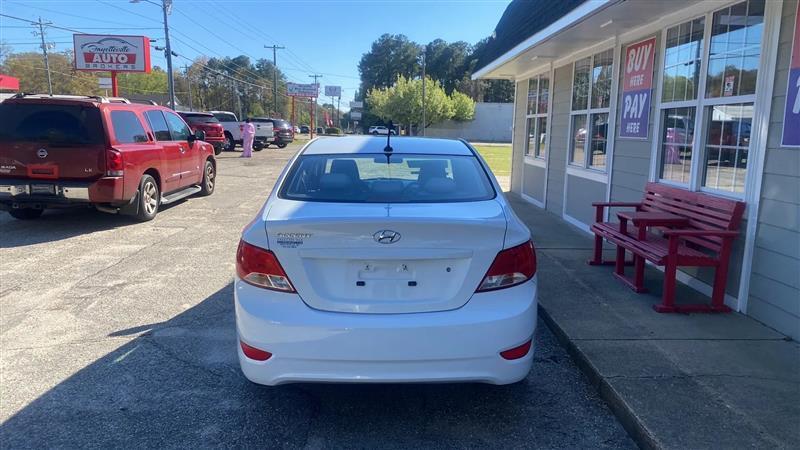 Hyundai Accent SE 4-Door 6A 2016