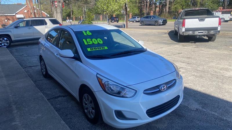 Hyundai Accent SE 4-Door 6A 2016