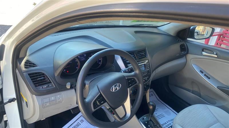 Hyundai Accent SE 4-Door 6A 2016