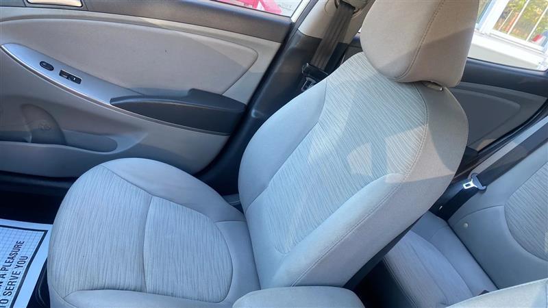 Hyundai Accent SE 4-Door 6A 2016