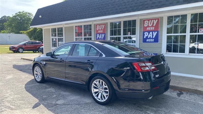 Ford Taurus Limited FWD 2018