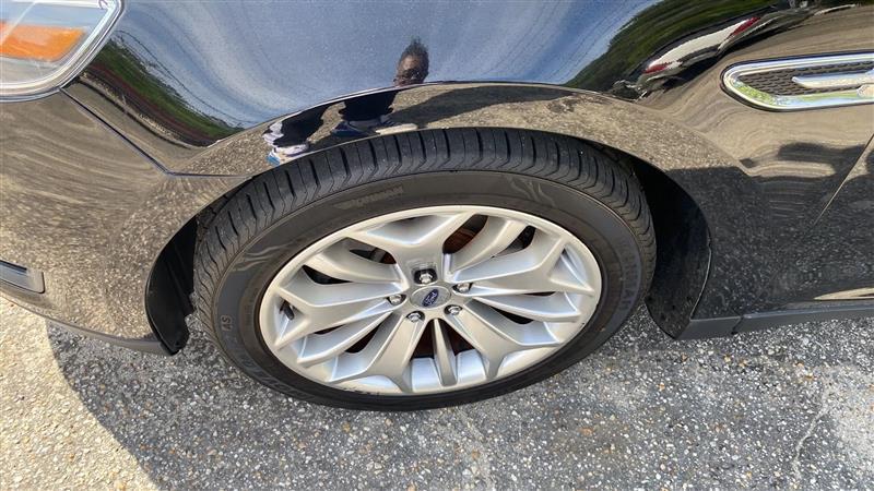 Ford Taurus Limited FWD 2018