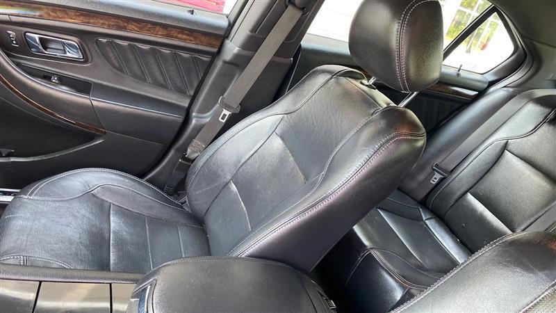 Ford Taurus Limited FWD 2018