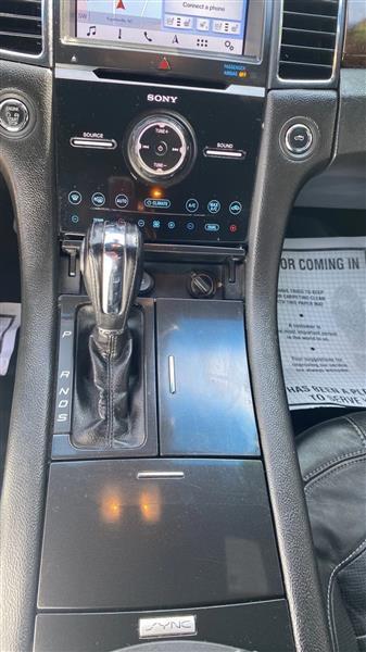 Ford Taurus Limited FWD 2018