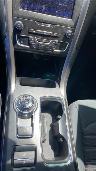 Ford Fusion SE 2020