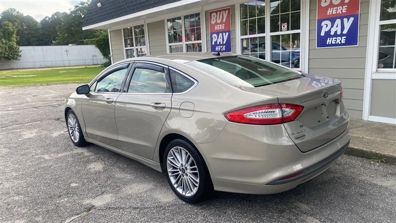 Ford Fusion SE 2016