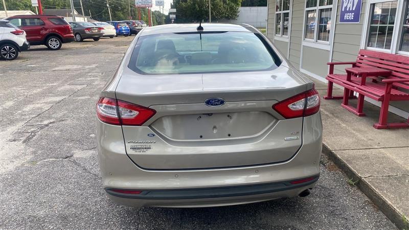 Ford Fusion SE 2016