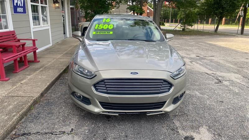 Ford Fusion SE 2016