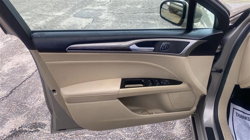 Ford Fusion SE 2016