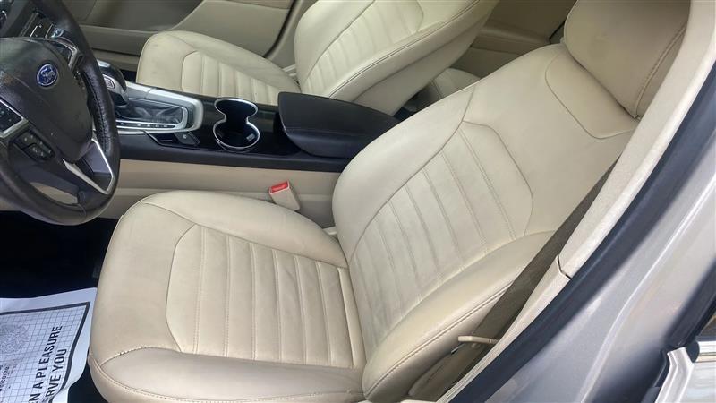 Ford Fusion SE 2016