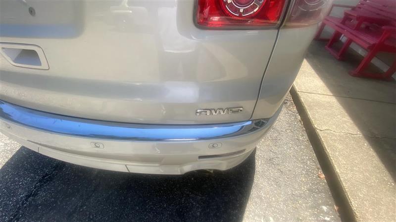 GMC Acadia Denali AWD 2011