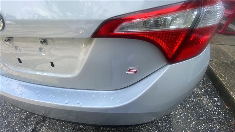 Toyota Corolla L 4-Speed AT 2016