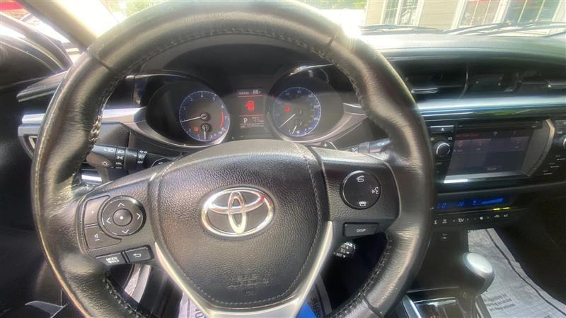 Toyota Corolla L 4-Speed AT 2016