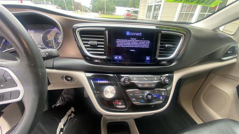 Chrysler Pacifica Touring-L Plus 2017