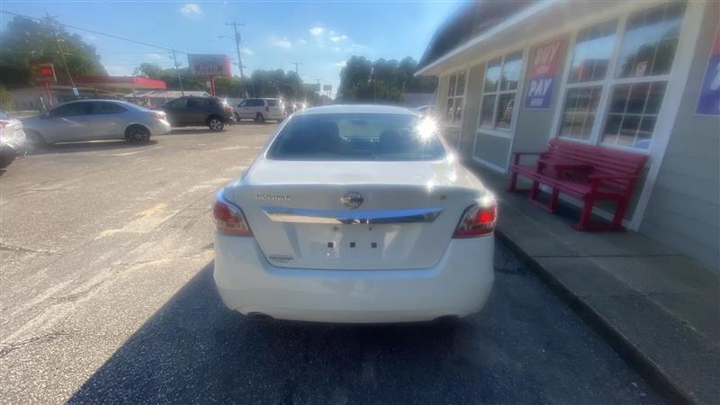 Nissan Altima 2.5 S 2015