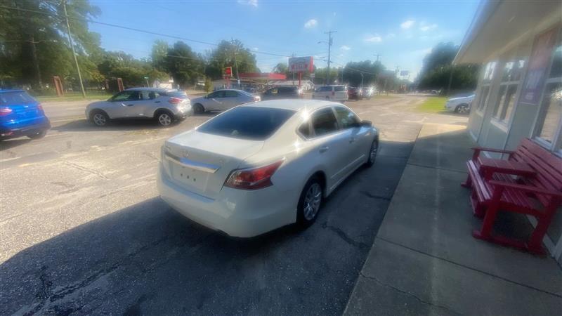 Nissan Altima 2.5 S 2015