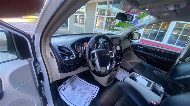 Chrysler Town & Country Touring 2016