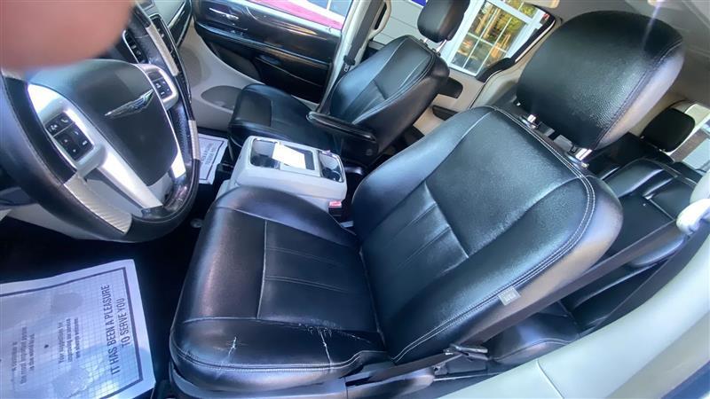 Chrysler Town & Country Touring 2016