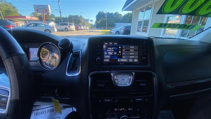 Chrysler Town & Country Touring 2016