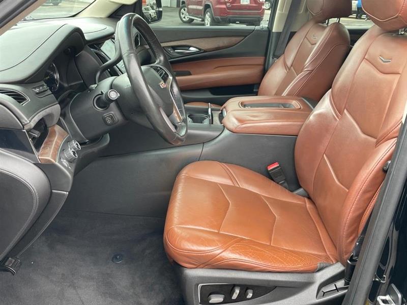 Cadillac Escalade Luxury 4WD 2016 Cadillac Escalade Luxury 4WD 2016