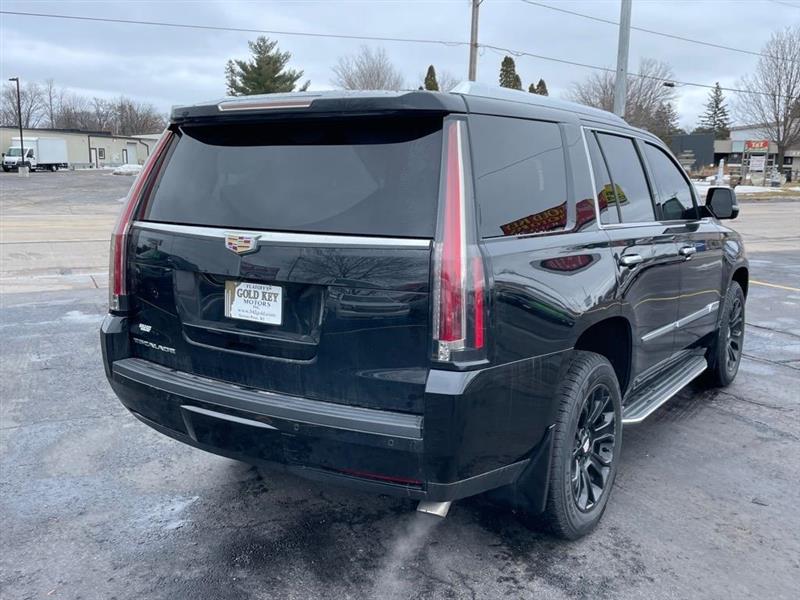 Cadillac Escalade Luxury 4WD 2016