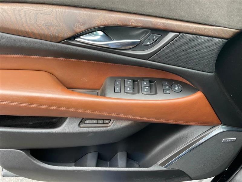 Cadillac Escalade Luxury 4WD 2016