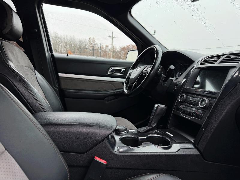 Ford Explorer XLT 4WD 2017