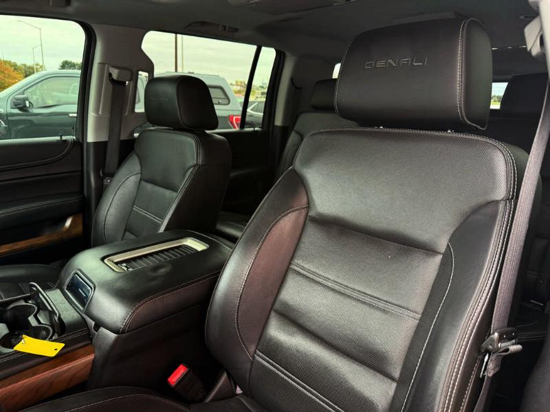 GMC Yukon XL Denali 4WD 2017