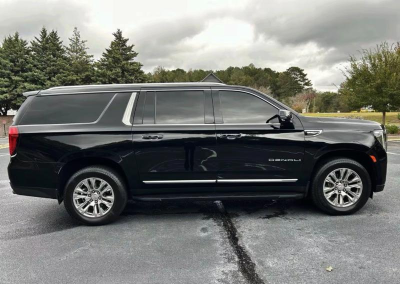 GMC Yukon XL Denali 4WD 2022