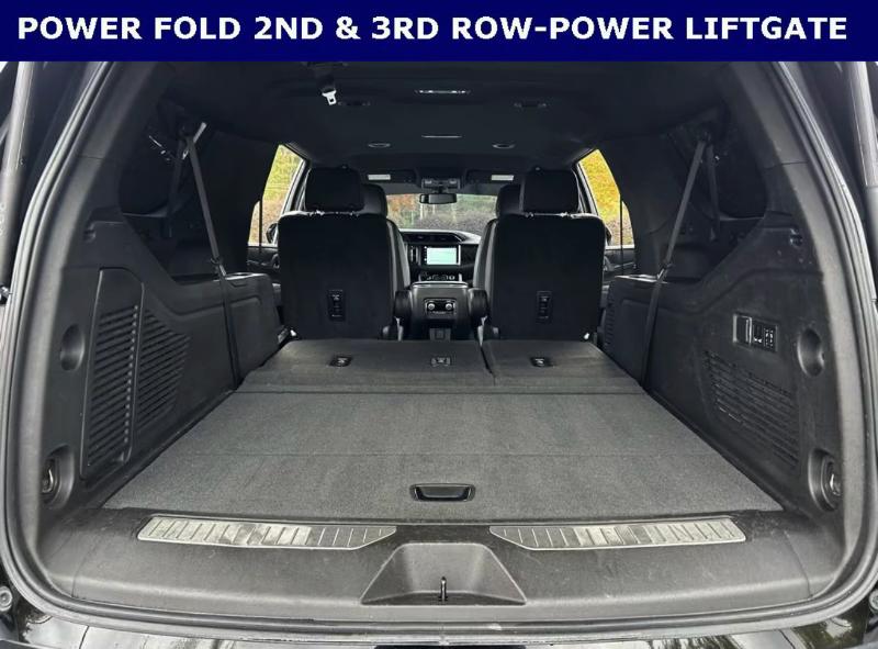 GMC Yukon XL Denali 4WD 2022