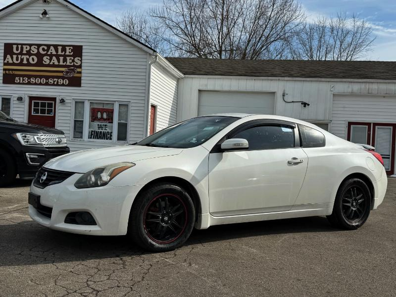 Nissan Altima 2.5 S 6M/T Coupe 2010