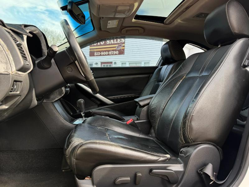 Nissan Altima 2.5 S 6M/T Coupe 2010